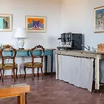 And Wine Al Castello Отель типа 