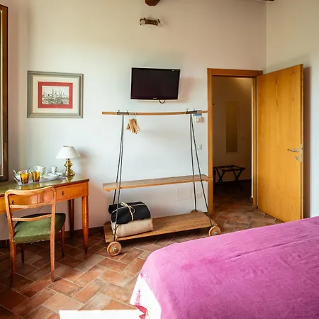 Couette-café And Wine Al Castello